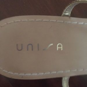 Gold sandal with hearts